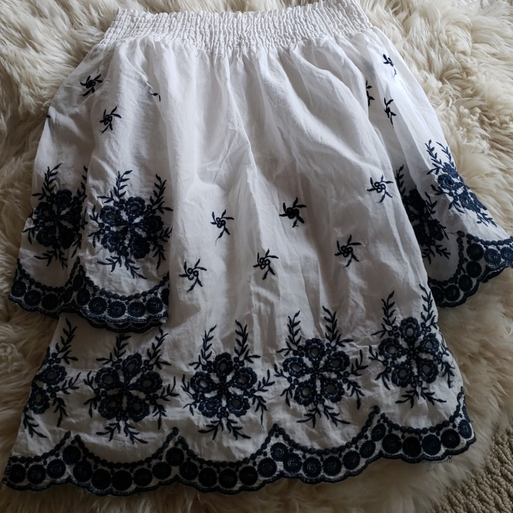 White embroidery Peasant Top